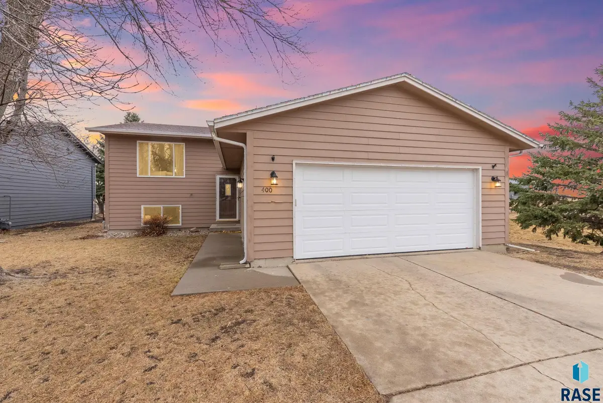 400 W Beck St, Worthing, SD 57077 - #1
