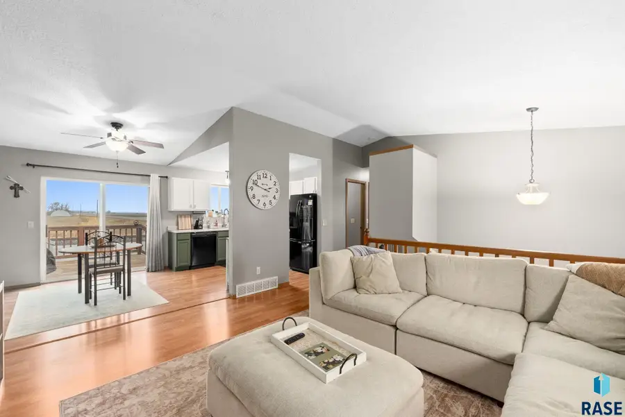 400 W Beck St, Worthing, SD 57077 - #3