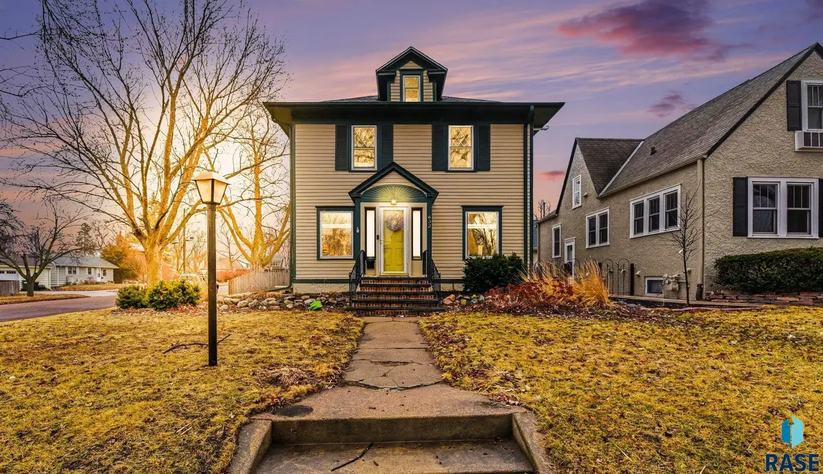 622 E 20th St, Sioux Falls, SD 57105 - #1