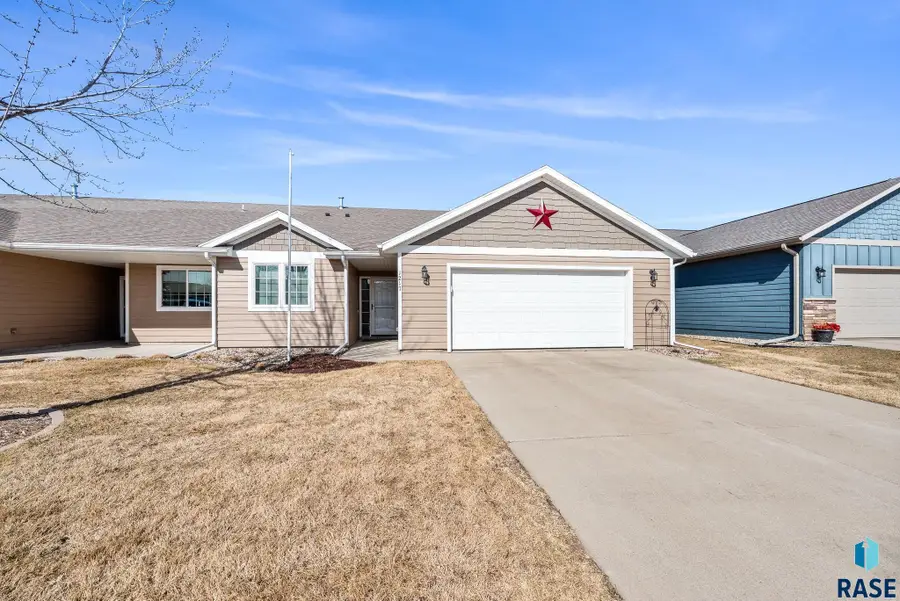 1217 N Lalley Ln, Sioux Falls, SD 57107 - #2