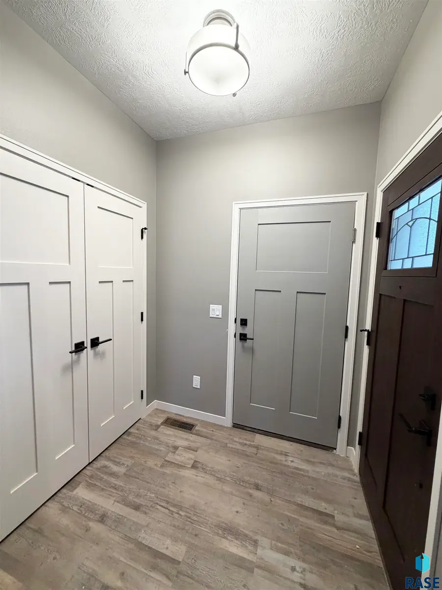 5927 S Spirea Ave, Sioux Falls, SD 57108 - #2