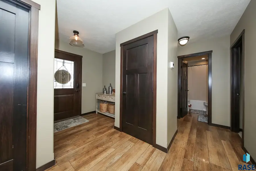 1116 N Archer Dr, Sioux Falls, SD 57103 - #2