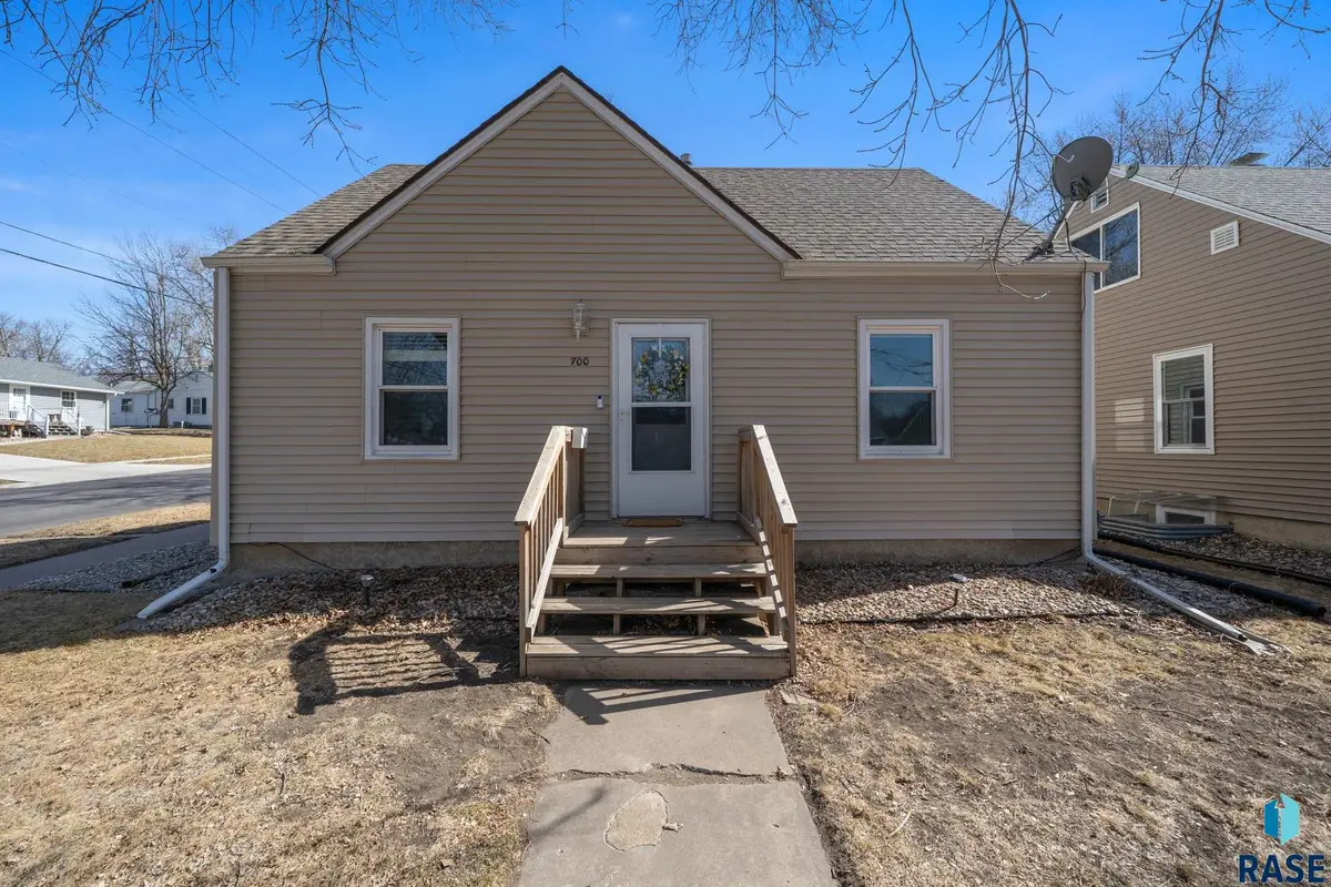 700 S Glendale Ave, Sioux Falls, SD 57104 - #1