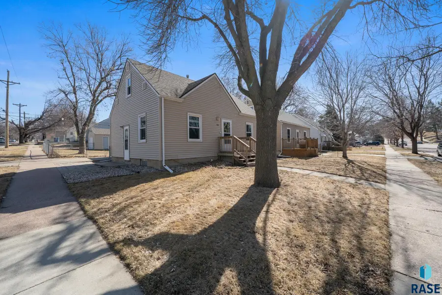 700 S Glendale Ave, Sioux Falls, SD 57104 - #3
