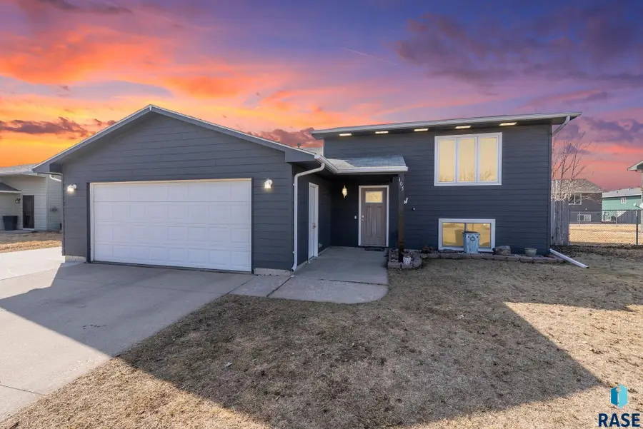 105 W Lily St, Worthing, SD 57077 - #2