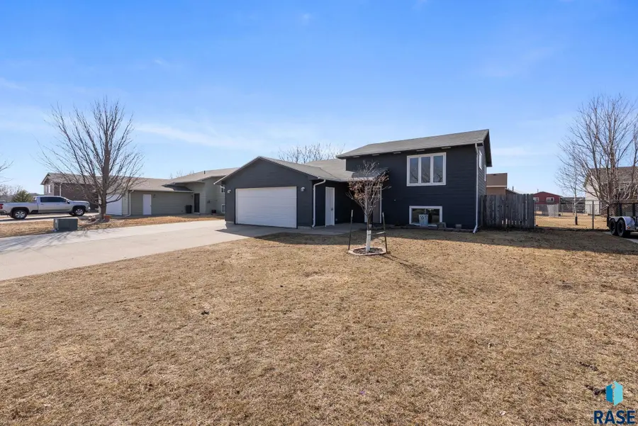 105 W Lily St, Worthing, SD 57077 - #3