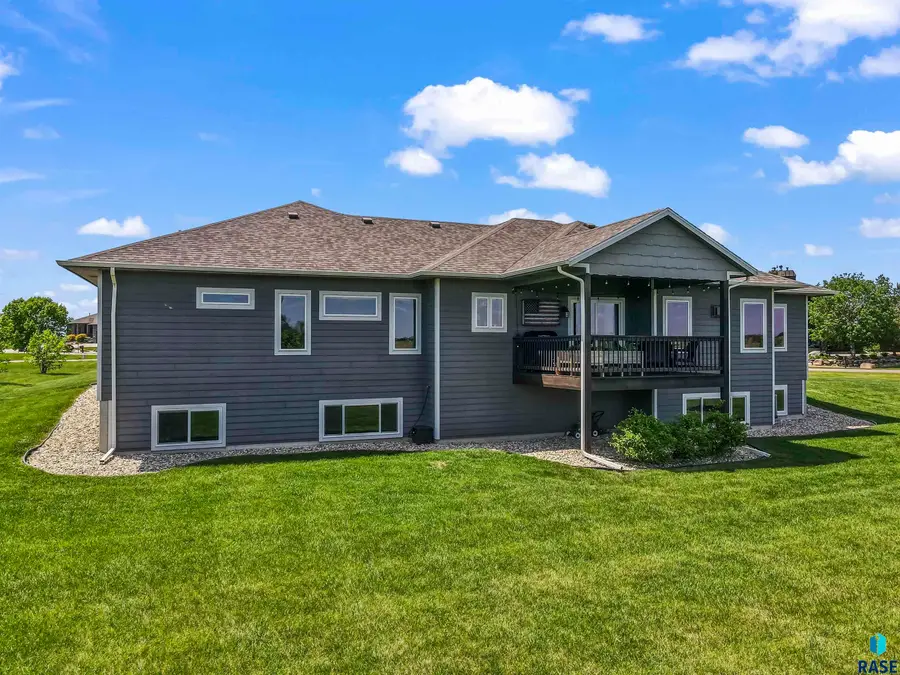 27164 Fairway Pl, Sioux Falls, SD 57108 - #3