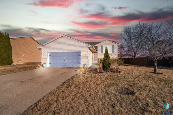 6412 W 67th St, Sioux Falls, SD 57106