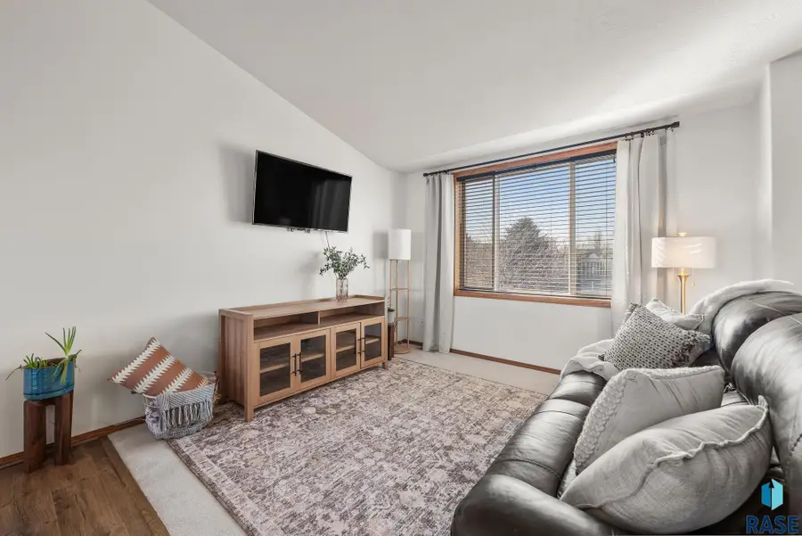 6412 W 67th St, Sioux Falls, SD 57106 - #3