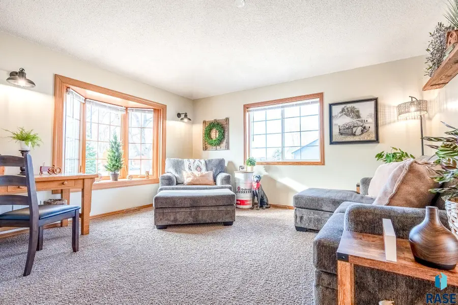 202 N Kemper St, Viborg, SD 57070 - #2