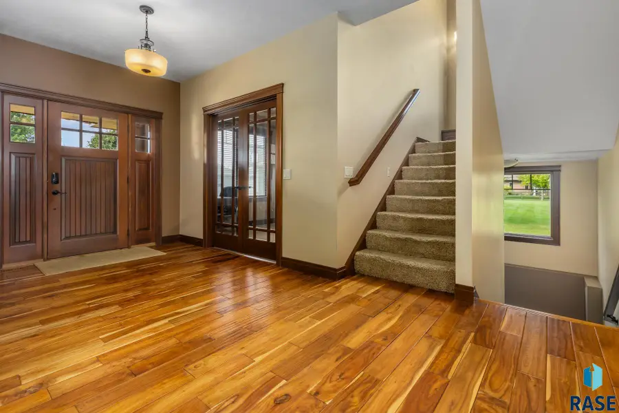 6813 E Limestone Cir, Sioux Falls, SD 57110 - #2