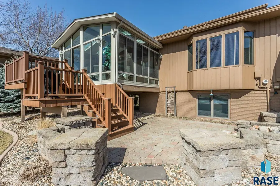 1445 S Westward Ho Pl, Sioux Falls, SD 57104 - #2