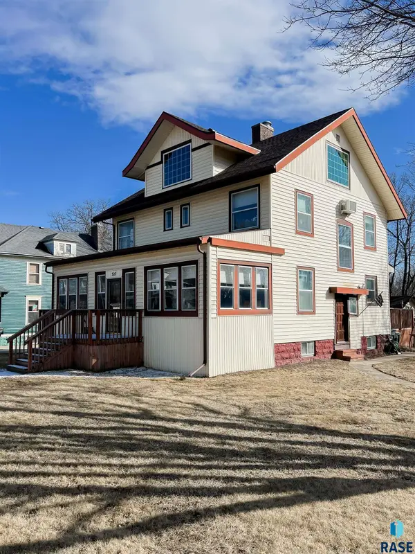 327 W Main St, Luverne, MN 56156