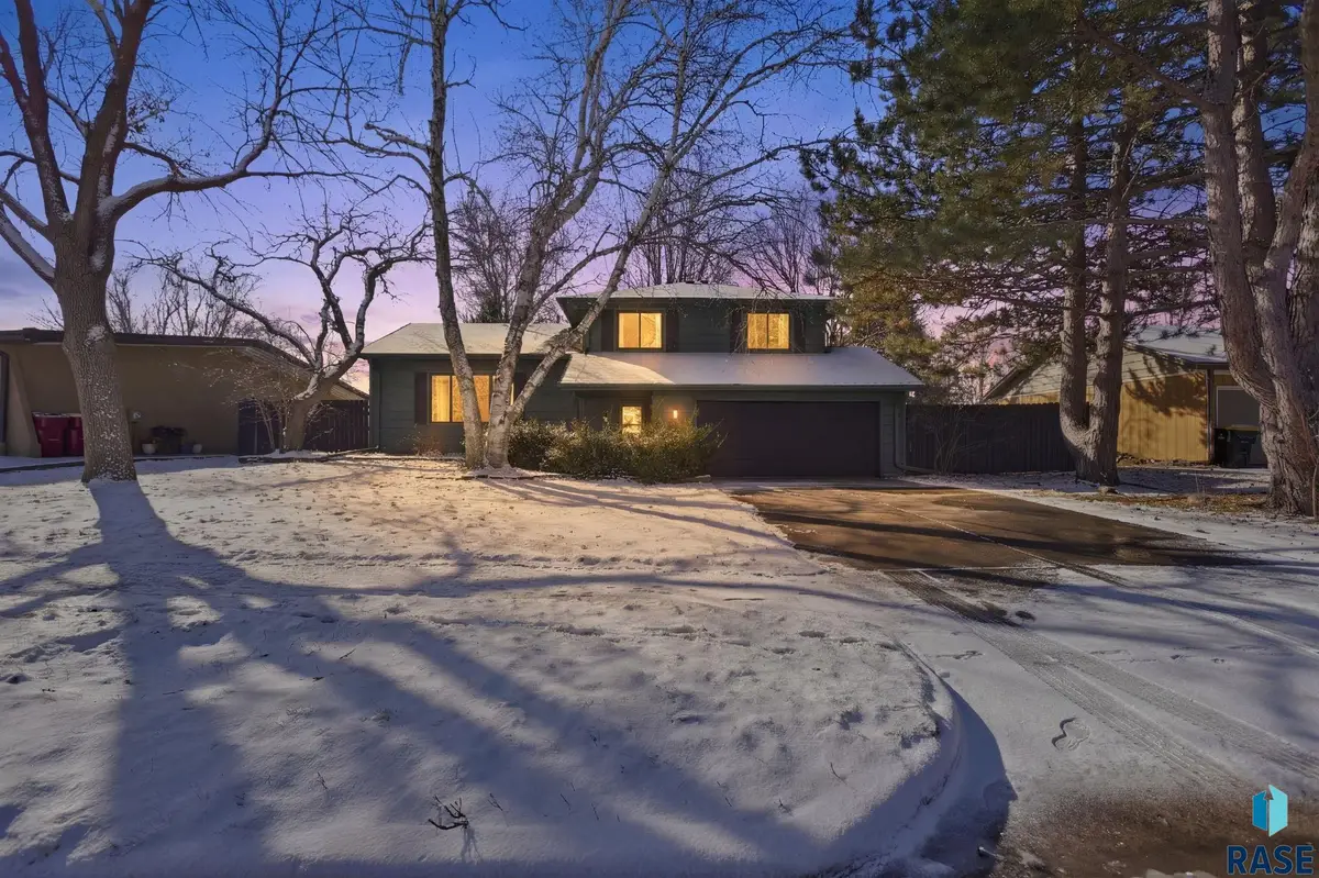 1509 E 54th St, Sioux Falls, SD 57103 - #1