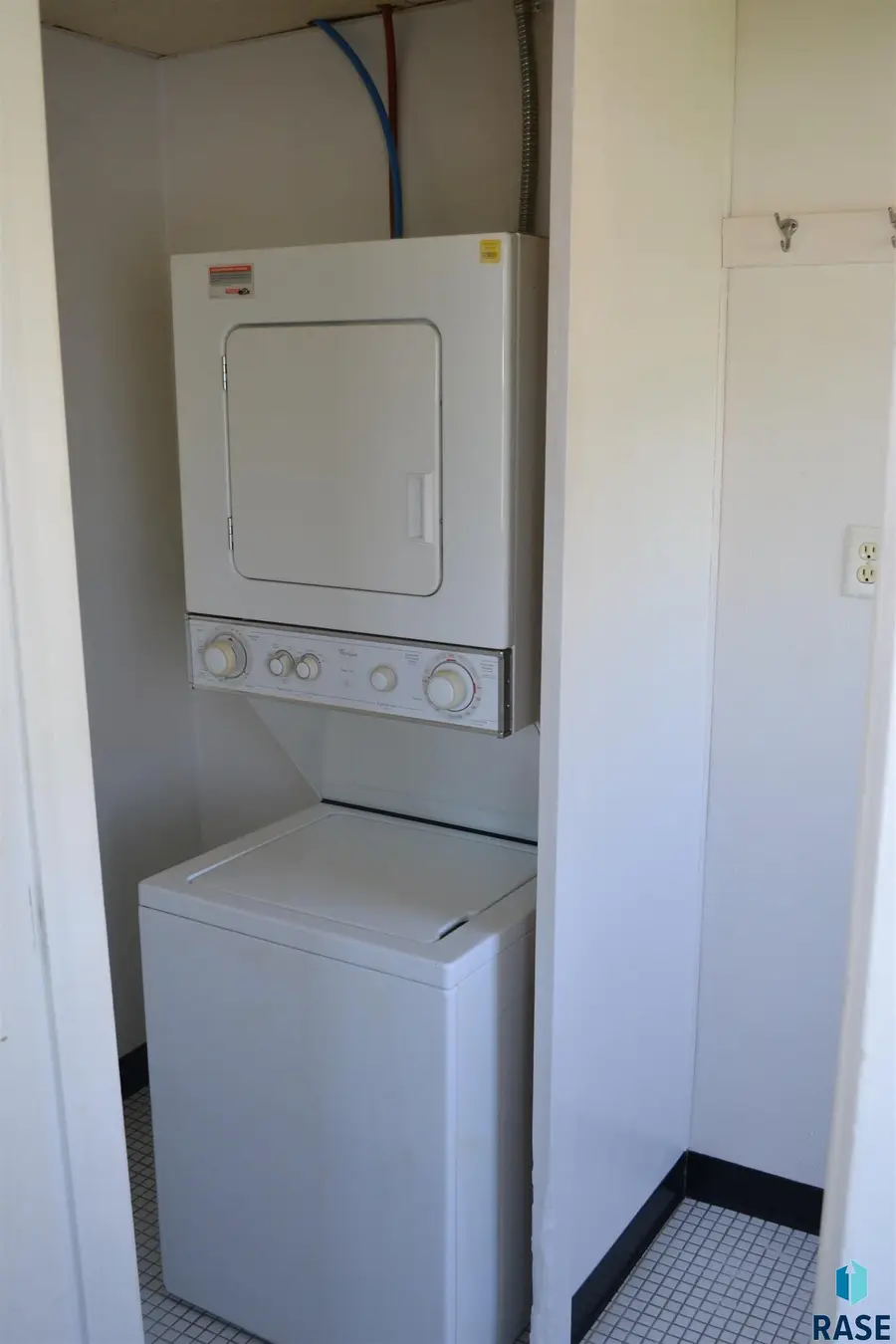 710 S 4th Ave, Sioux Falls, SD 57104 - #3