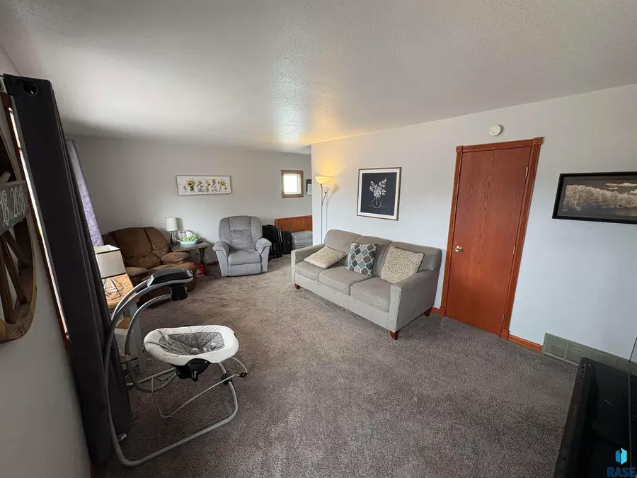 3712 S Hawthorne Ave, Sioux Falls, SD 57105 - #3