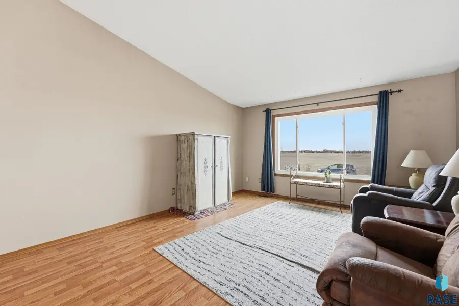 3916 S Sertoma Ave, Sioux Falls, SD 57106 - #3