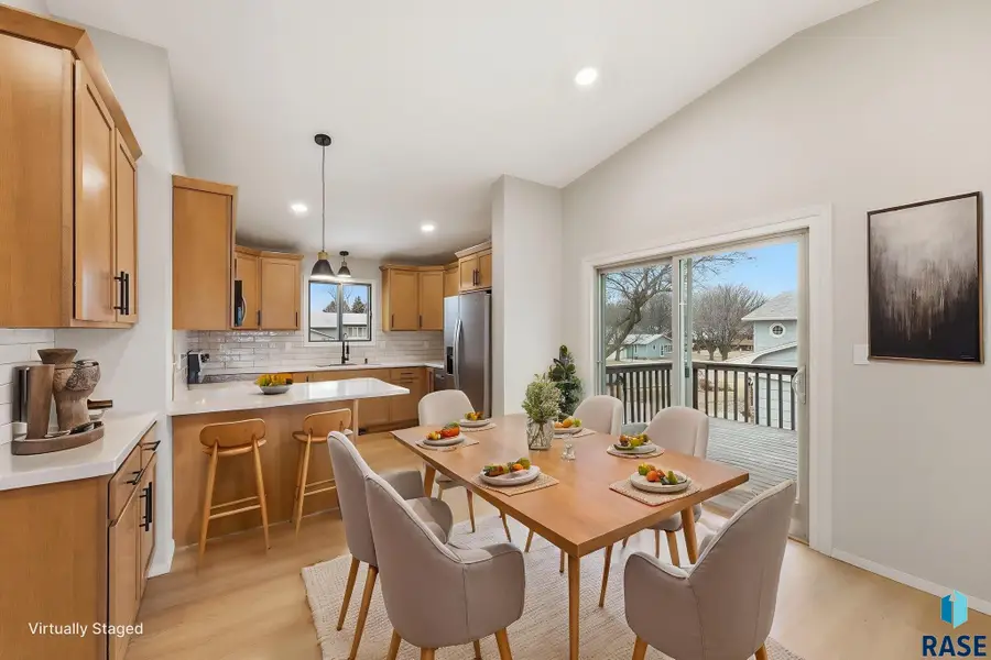 4613 E Fernwood Dr, Sioux Falls, SD 57110 - #3