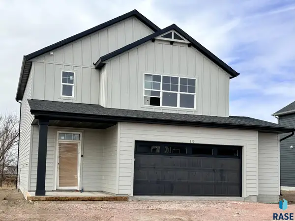 213 Thelma Ave, Harrisburg, SD 57032