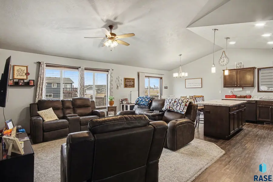 612 Prairieside Trl, Harrisburg, SD 57032 - #3