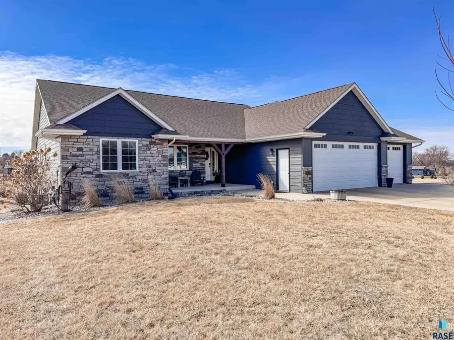 25785 Frederick Cir, Renner, SD 57055 - #3