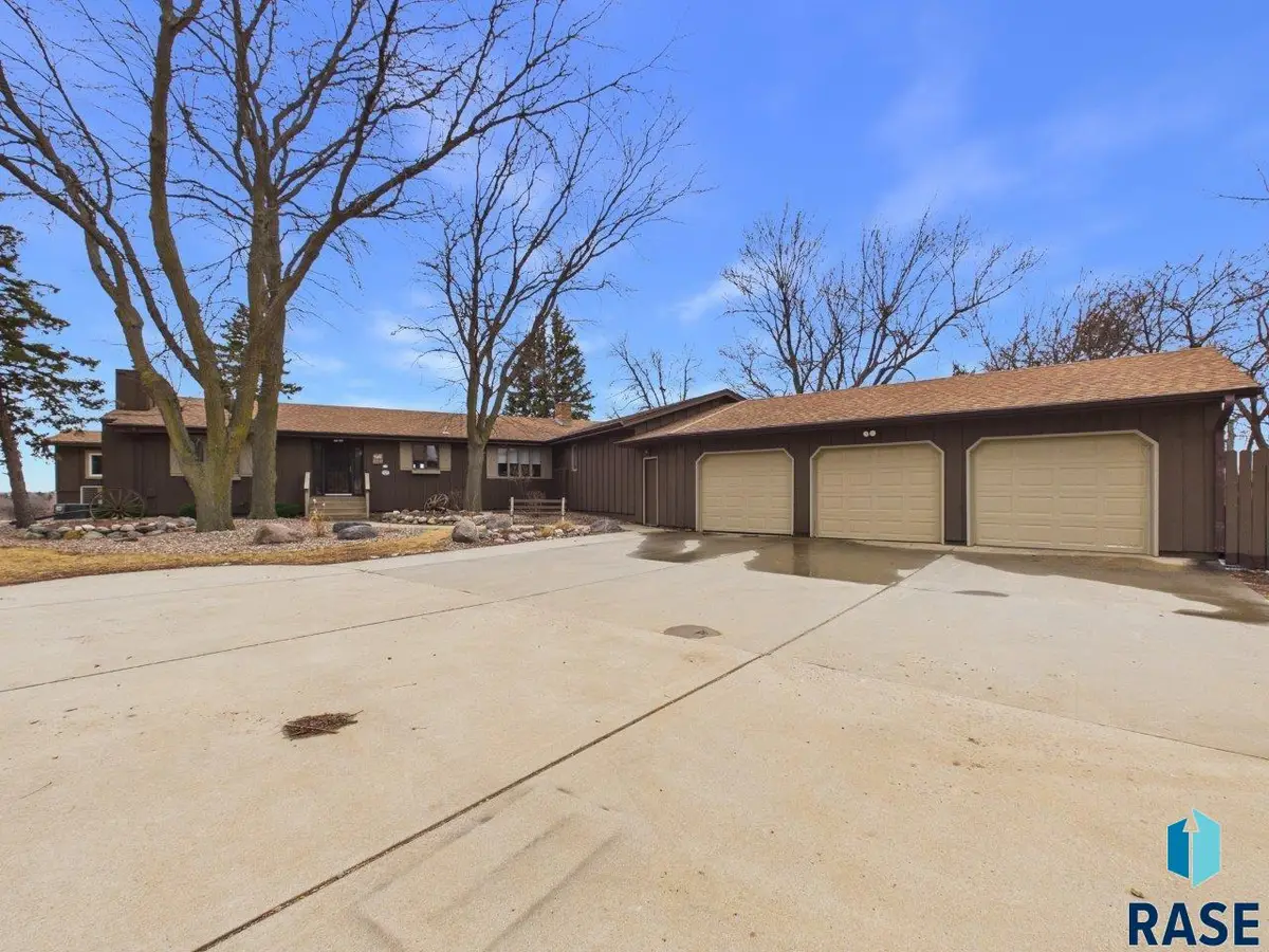 8701 E Maple St, Brandon, SD 57005 - #1