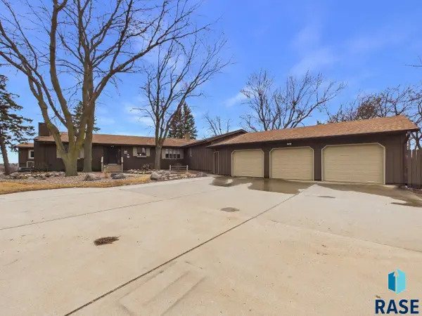 8701 E Maple St, Brandon, SD 57005