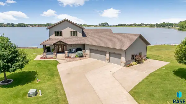 209 Lake Ridge Dr, Wentworth, SD 57075