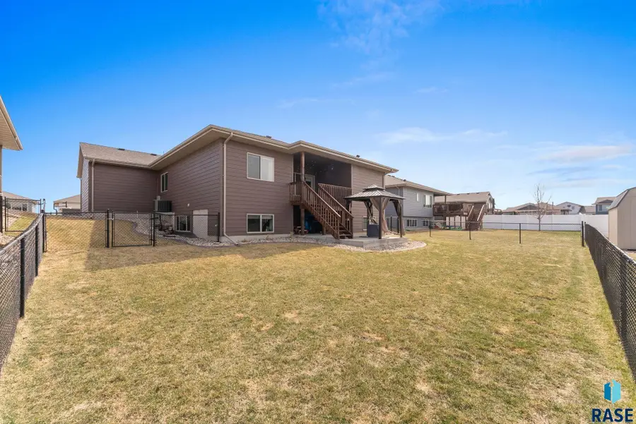 9520 W Keyrell Cir, Sioux Falls, SD 57106 - #2