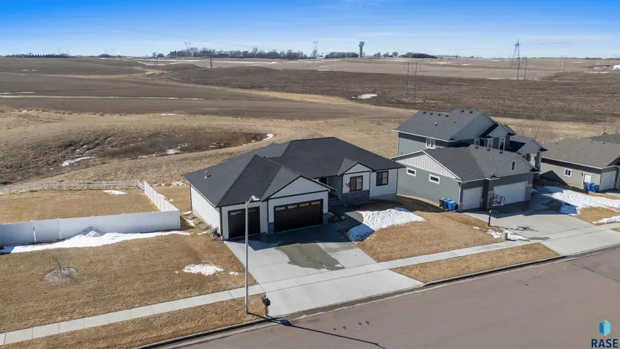 1625 W River Bend St, Brandon, SD 57005 - #2