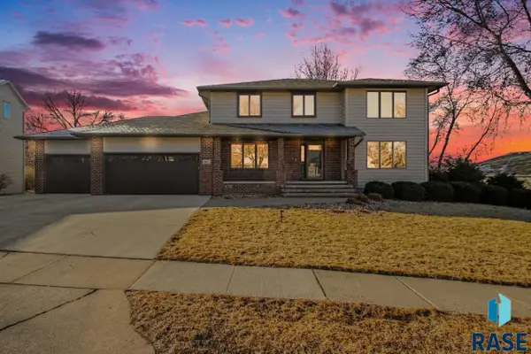 607 E 61st St, Sioux Falls, SD 57108