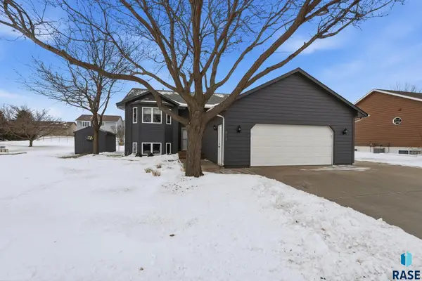 913 E Maywood St, Brandon, SD 57005