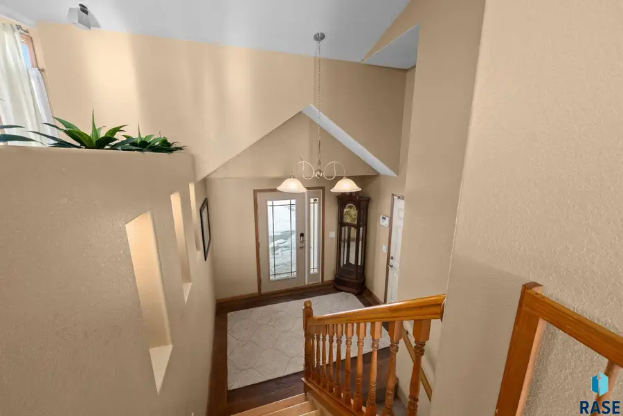 7624 S Courtyard Cir, Sioux Falls, SD 57108 - #3