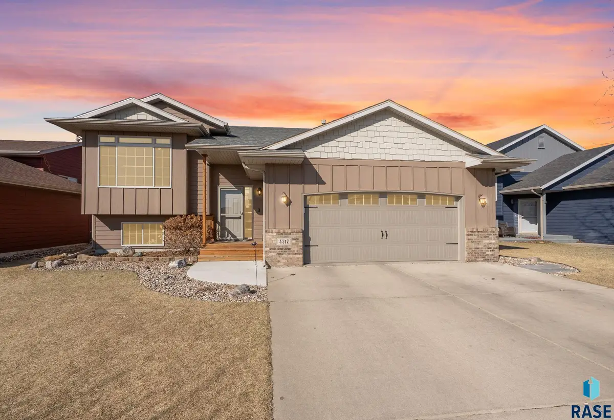 4717 S Wassom Ave, Sioux Falls, SD 57106 - #1