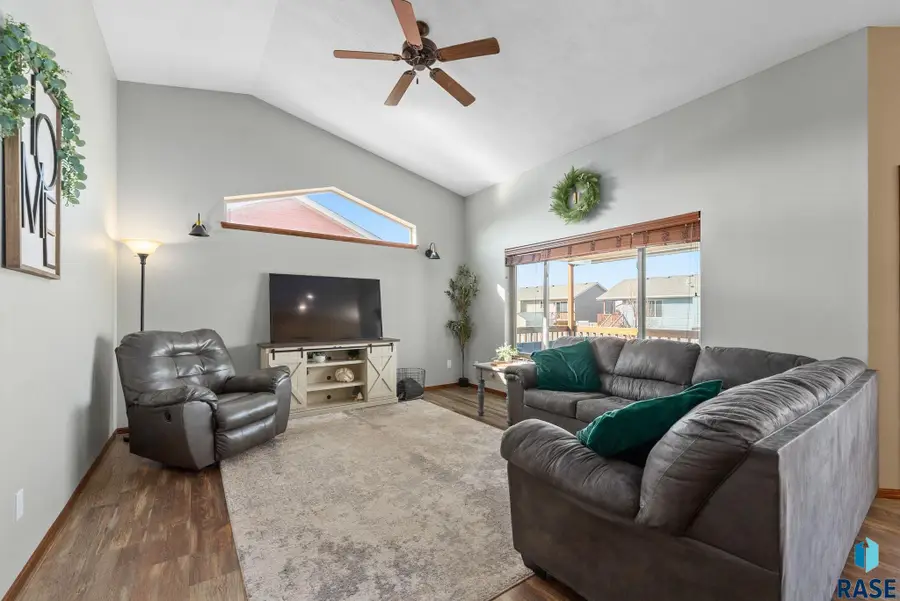 4717 S Wassom Ave, Sioux Falls, SD 57106 - #3