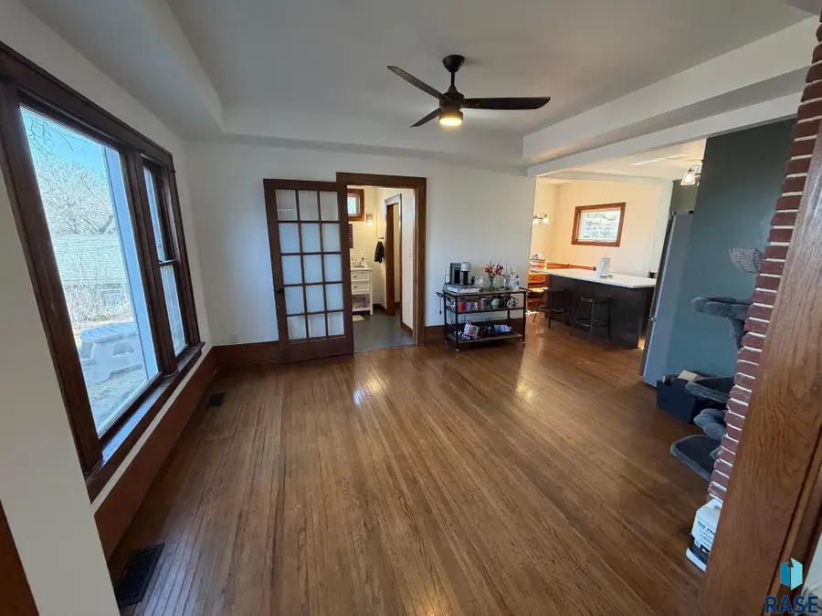 1114 S 6th Ave, Sioux Falls, SD 57105 - #2