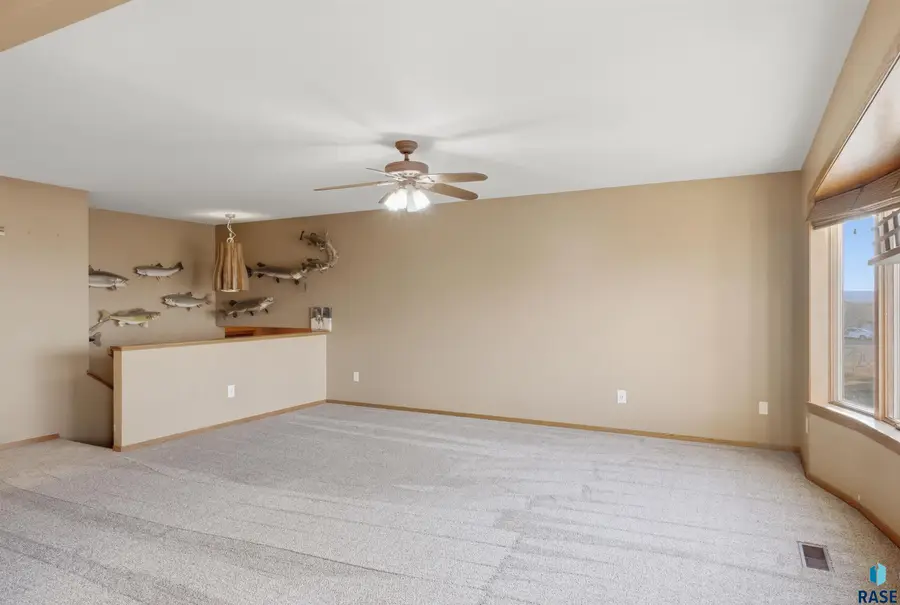 27053 S Tallgrass Ave, Sioux Falls, SD 57108 - #2