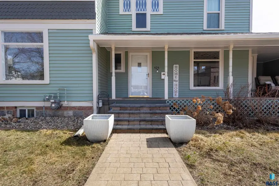 424 N Broadway St, Canton, SD 57013 - #3