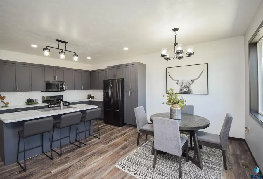 416 E Cairos Pl, Brandon, SD 57005 - #2