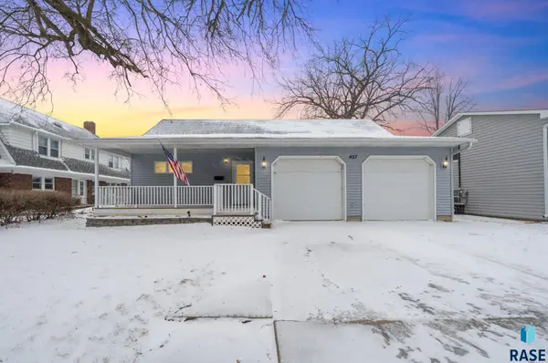 427 E Lewis St, Vermillion, SD 57069