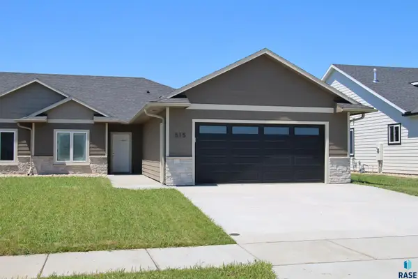 515 Bunyan Dr, Harrisburg, SD 57032