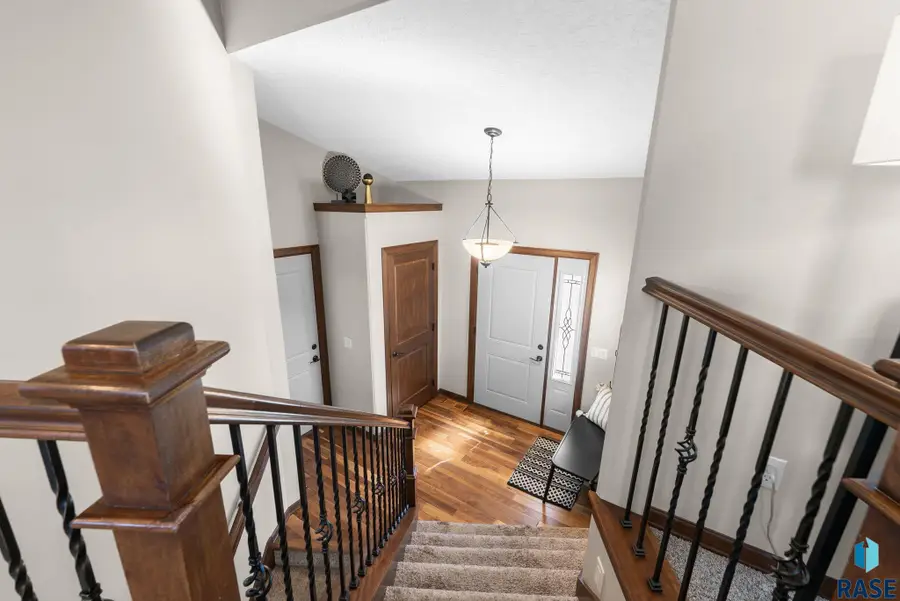 801 N Copper Ave, Brandon, SD 57005 - #3