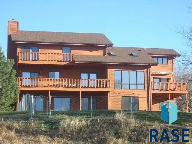 417 N Sanborn St, Chamberlain, SD 57325 - #3