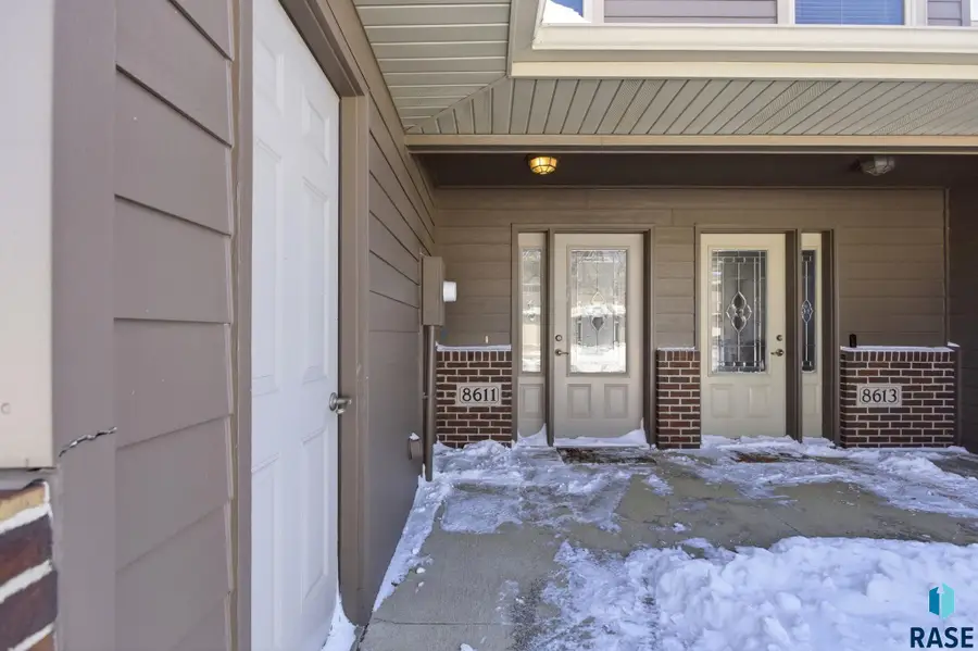 8611 W Grinn Pl, Sioux Falls, SD 57106 - #3