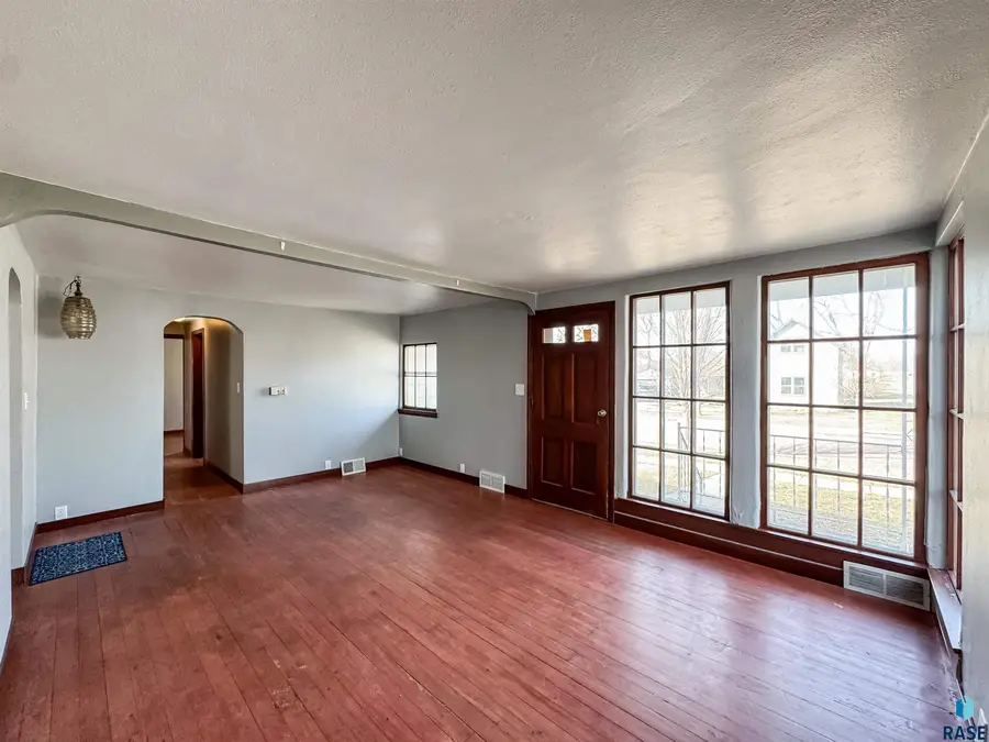 300 S 1st Ave, Brandon, SD 57005 - #2