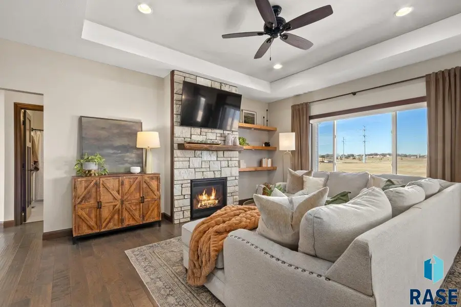 1604 E Liberty Cir, Brandon, SD 57005 - #3