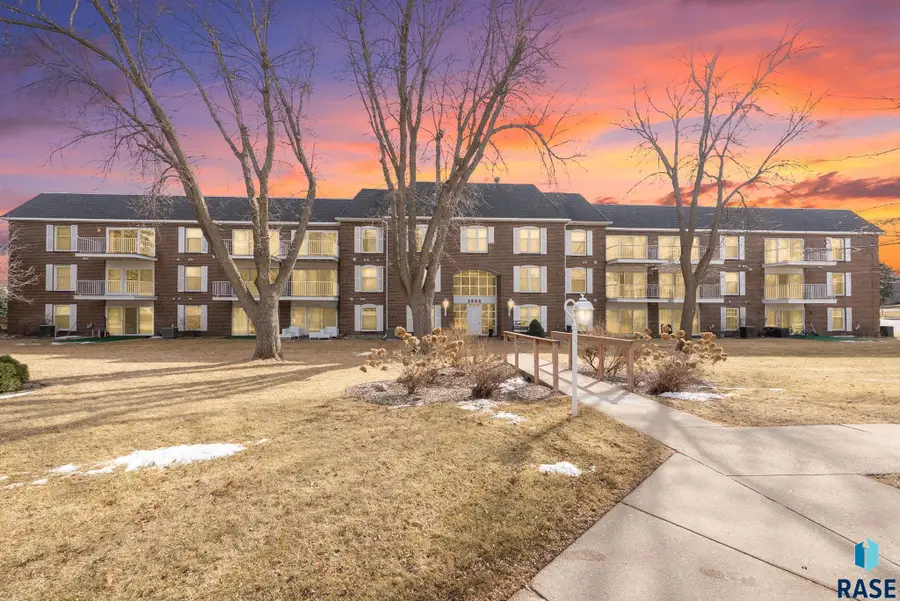 2505 S Kiwanis Ave #343, Sioux Falls, SD 57105 - #2