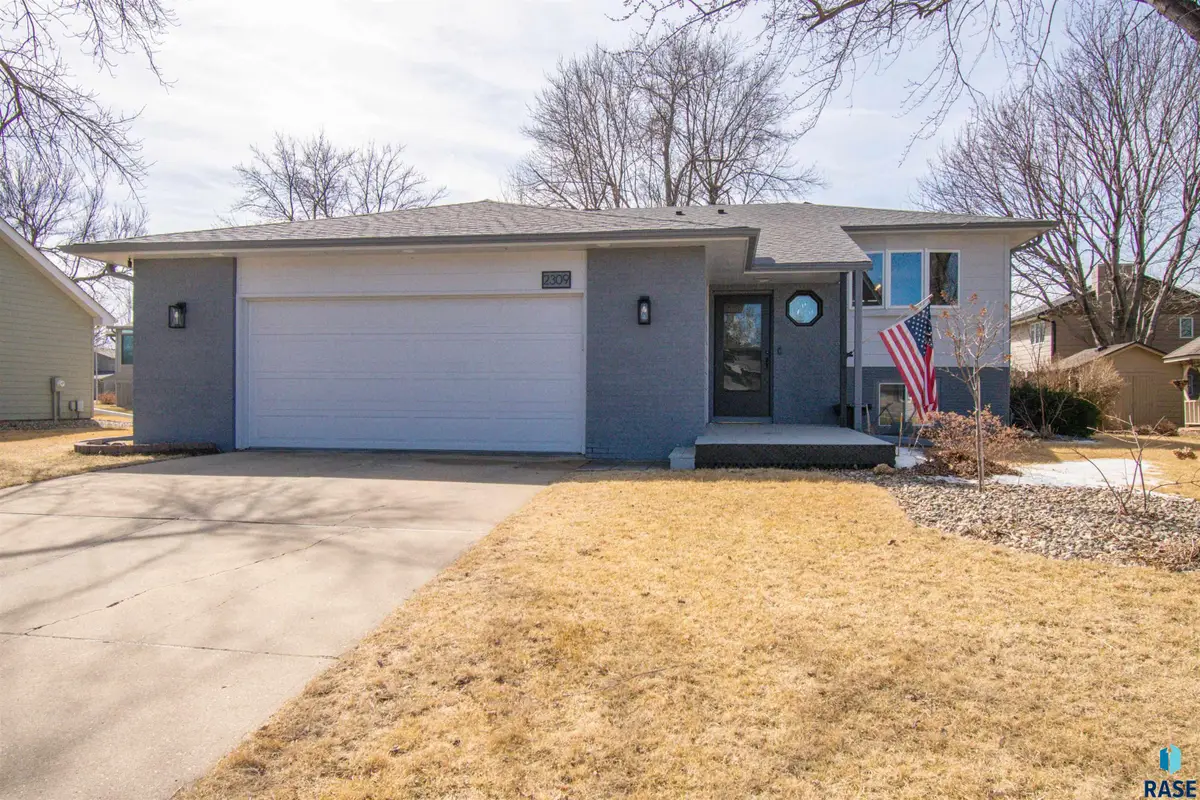 2309 S Dover Dr, Sioux Falls, SD 57106 - #1