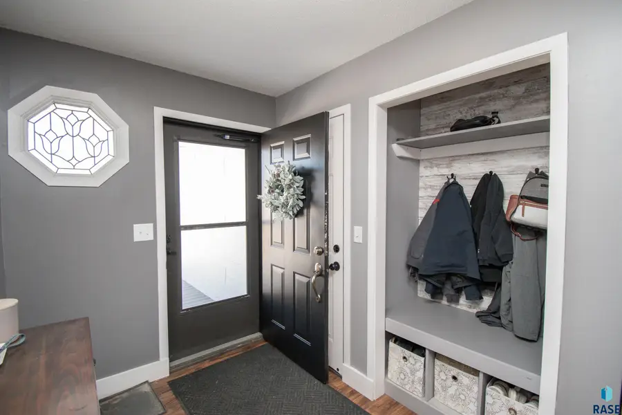 2309 S Dover Dr, Sioux Falls, SD 57106 - #2