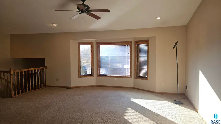 2805 S Whetstone Cir, Sioux Falls, SD 57103 - #3